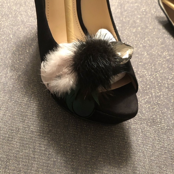 *NIB* Enzo Angiolini Red Carpet Pump Black Suede - Picture 5 of 8